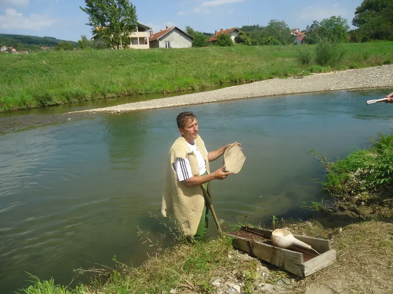 Fotografija — Putevima Umetničkog pres karavana do Zlatnog runa